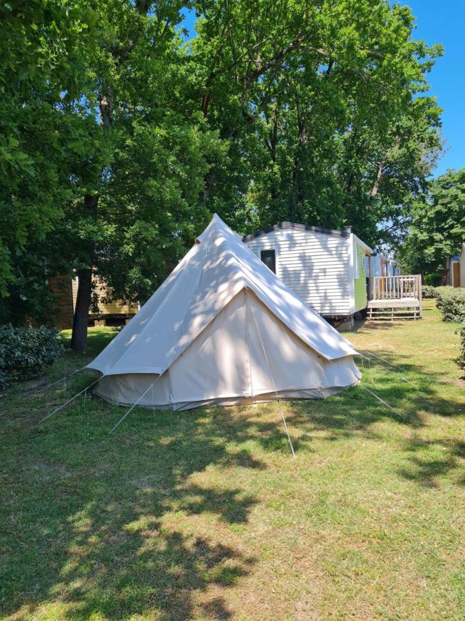 Camping Fleur D'Oleron Saint-Pierre-d'Oleron Exterior photo